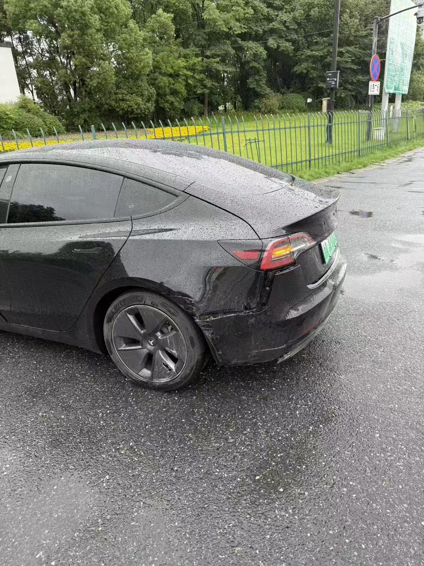 Tesla Model 3 2022 car image #9