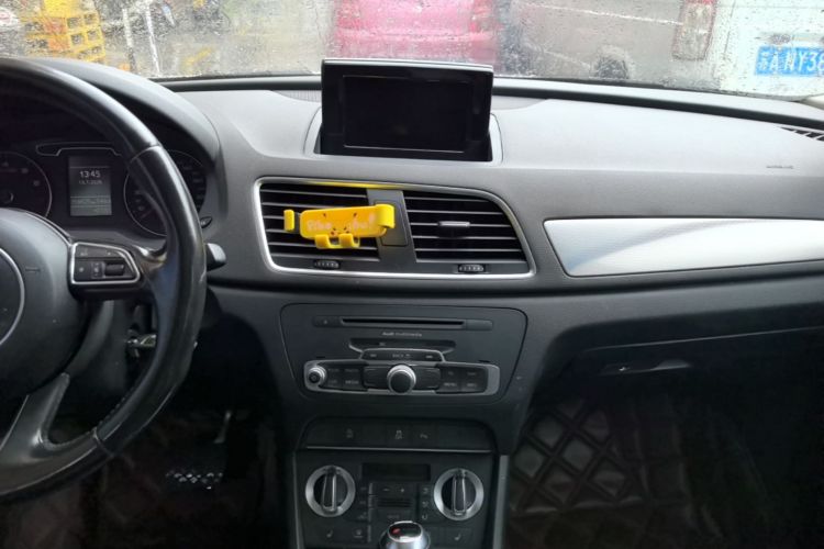 Audi Q3 2015 #17 Audi Q3 2015 car image #17