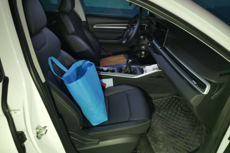 GEELY Emgrand 2025 car image #21