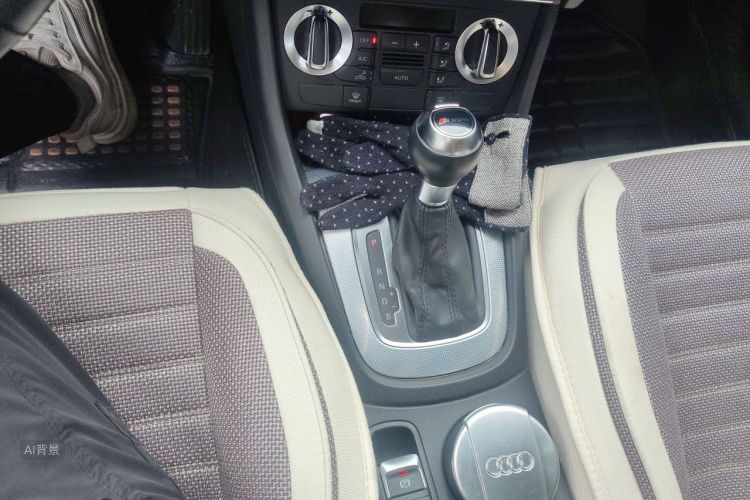 Audi Q3 2015 #16 Audi Q3 2015 car image #16