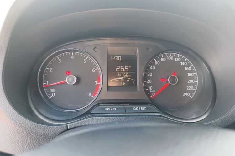 Volkswagen Polo 2016 #12 Volkswagen Polo 2016 car image #12