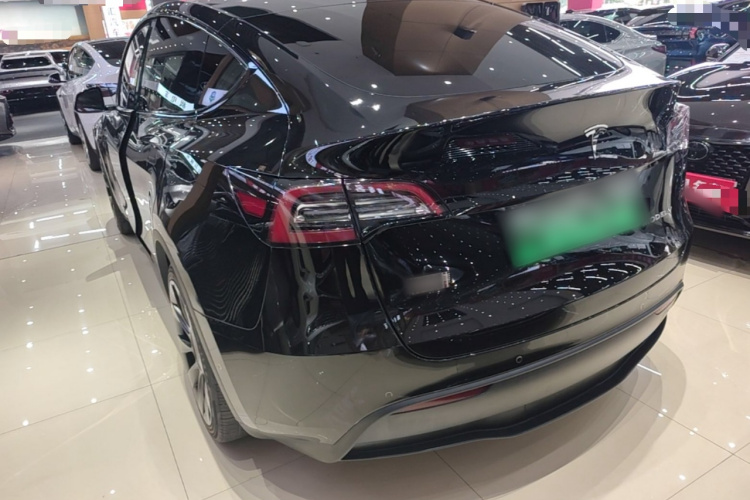 Tesla Model Y 2022 #5 Tesla Model Y 2022 car image #5