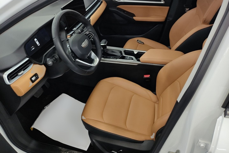 GEELY Emgrand 2025 #15 GEELY Emgrand 2025 car image #15