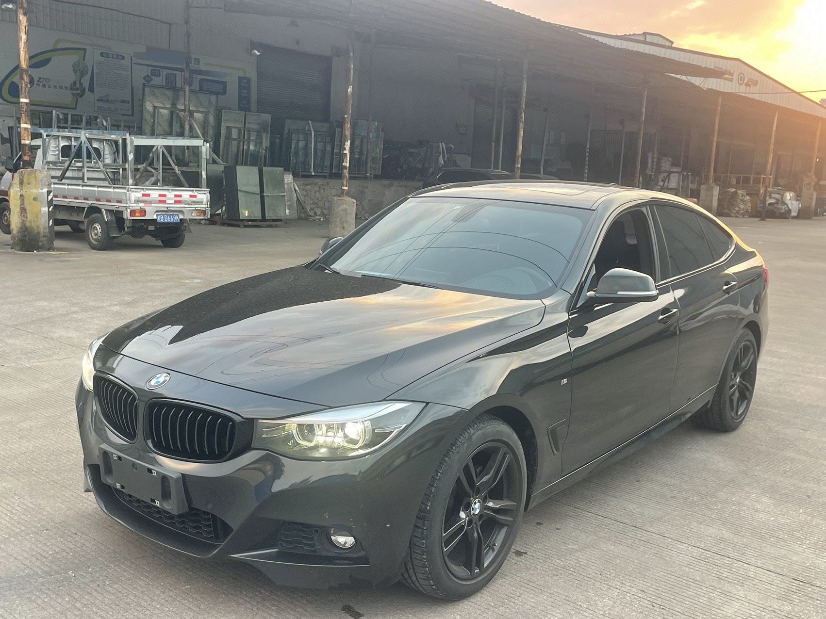 BMW 3 Series GT 2019 BMW 3 Series GT 2019 car image