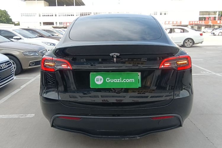 Tesla Model Y 2023 #4 Tesla Model Y 2023 car image #4