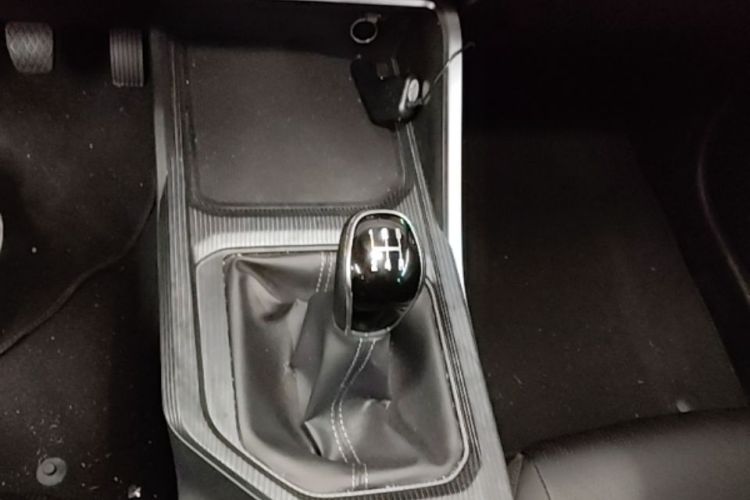 GEELY Emgrand 2023 car image #14