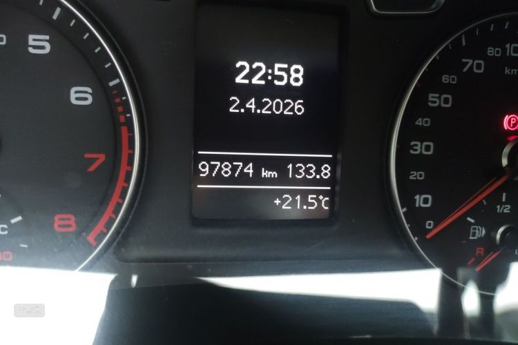Audi Q3 2017 car image #14