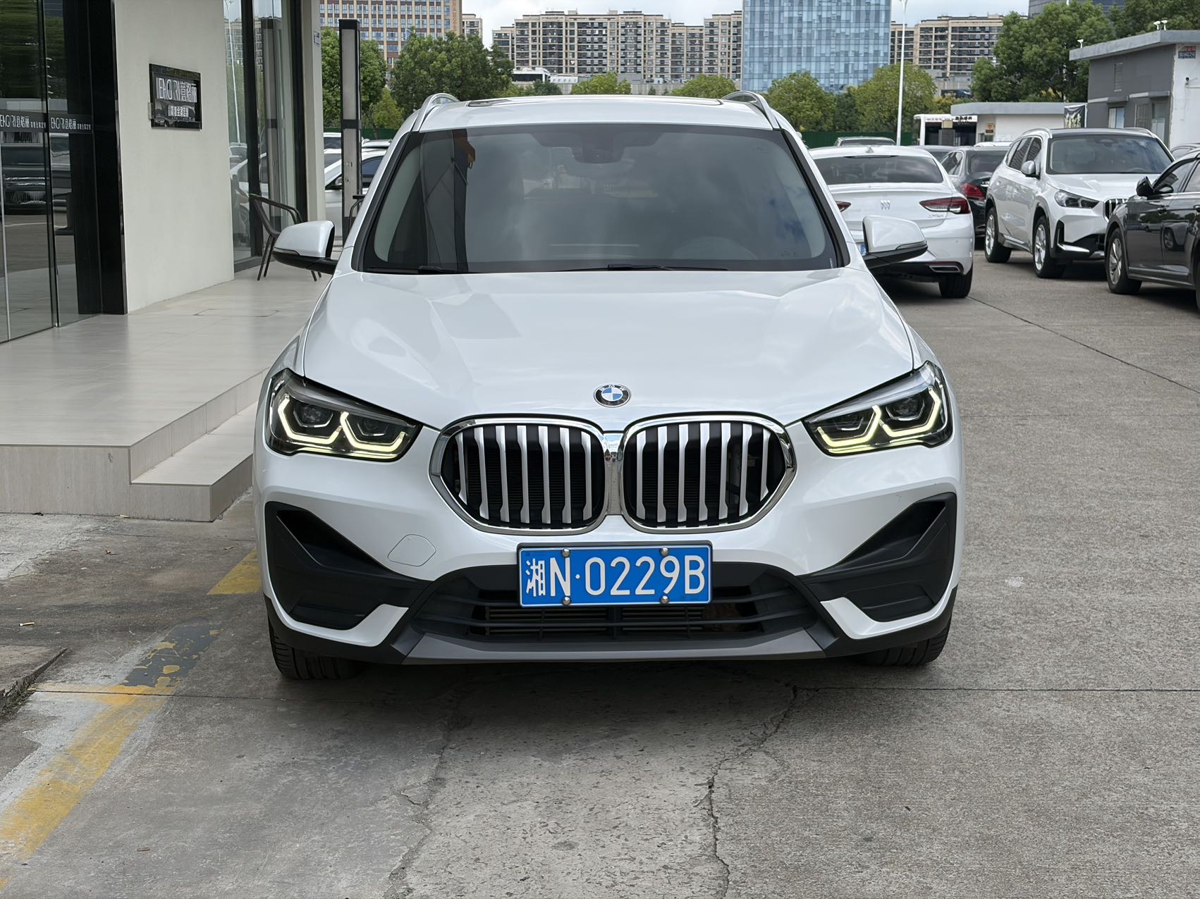 BMW X1 2021 car image #2
