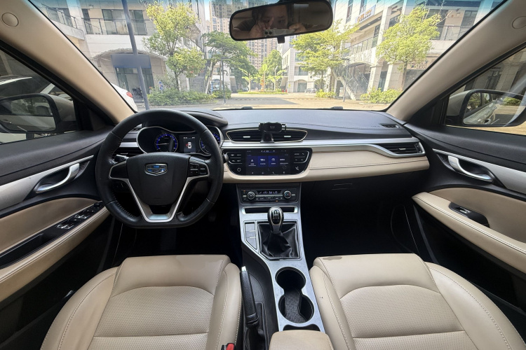 GEELY Emgrand 2019 car image #10