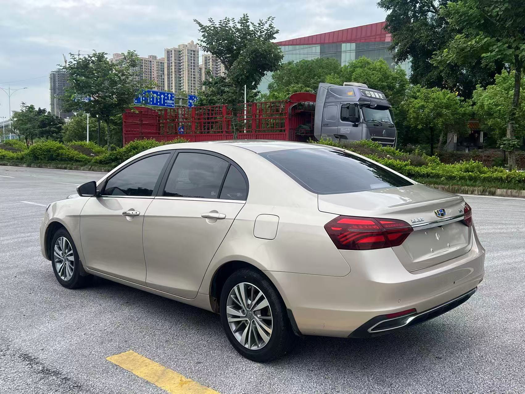 GEELY Emgrand 2018 car image #4