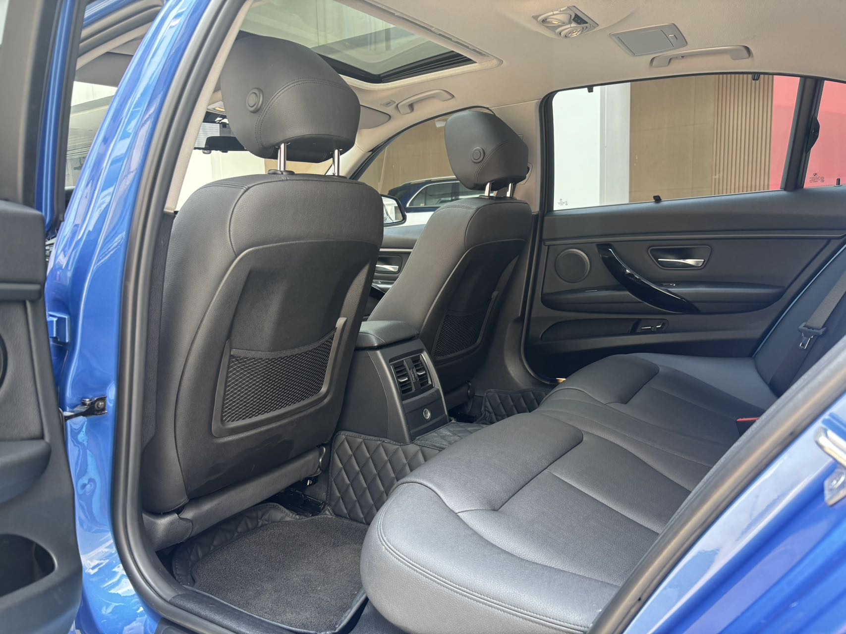 BMW 3 Series 2017 car image #8