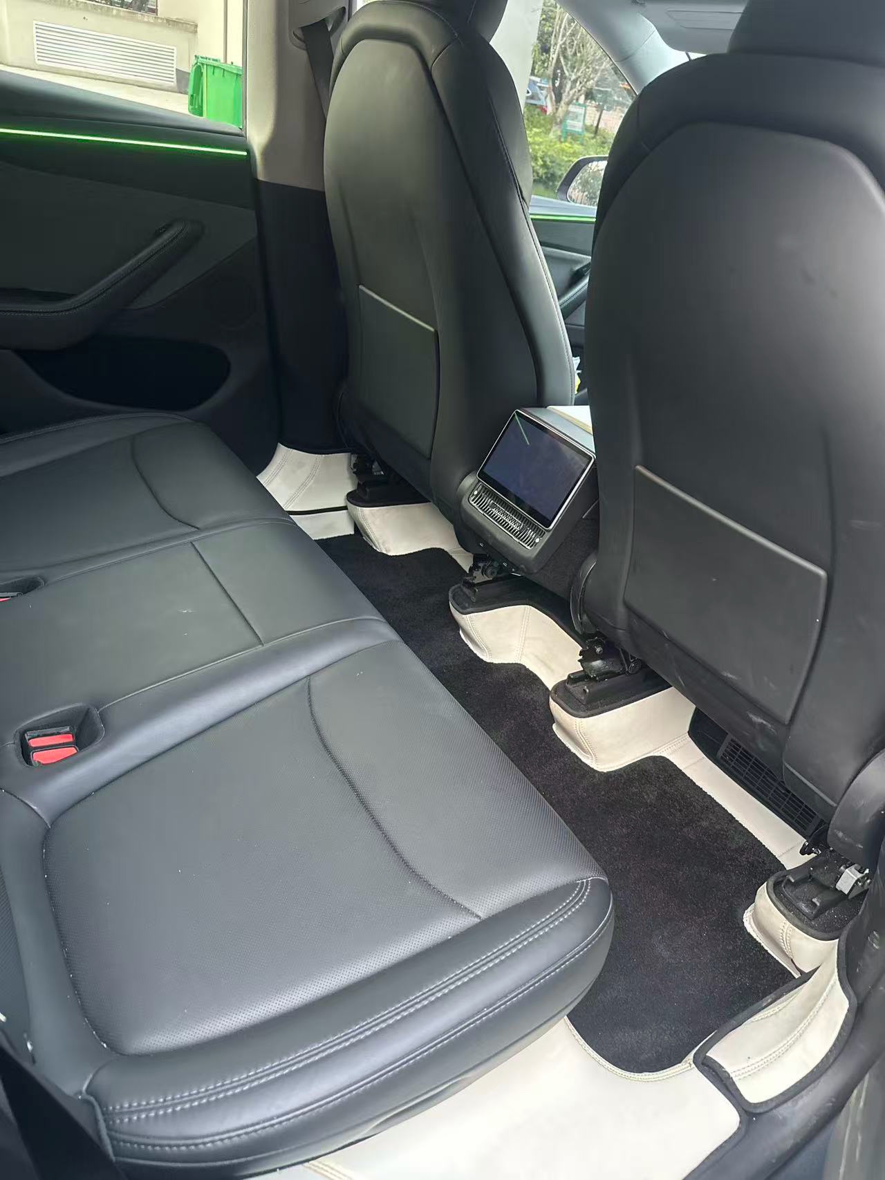 Tesla Model Y 2025 #6 Tesla Model Y 2025 car image #6