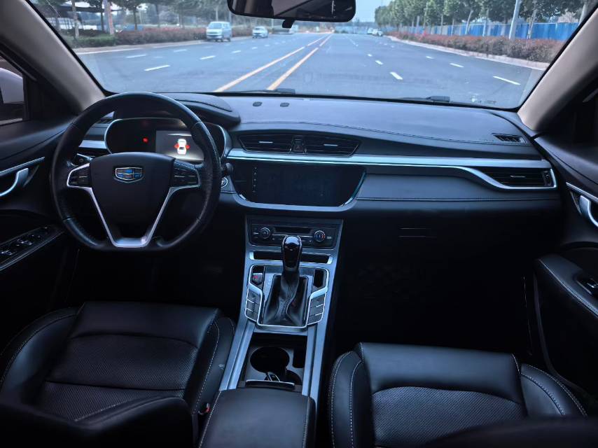 GEELY Emgrand 2018 car image #4