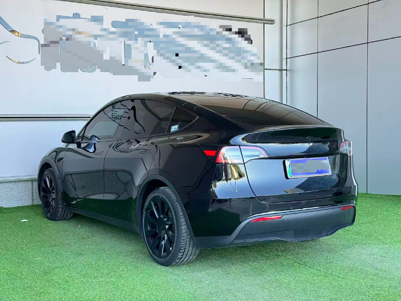 Tesla Model Y 2023 #11 Tesla Model Y 2023 car image #11