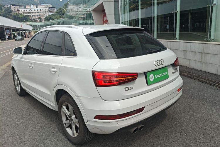 Audi Q3 2019 car image #5