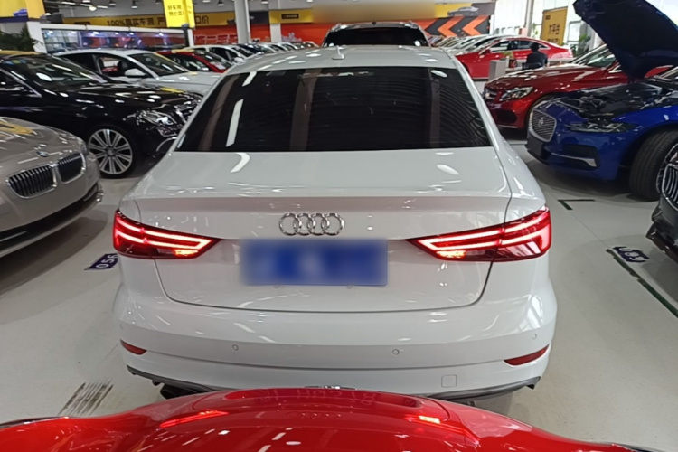 Audi A3 2018 car image #6