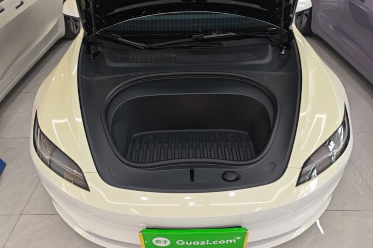 Tesla Model 3 2023 car image #20