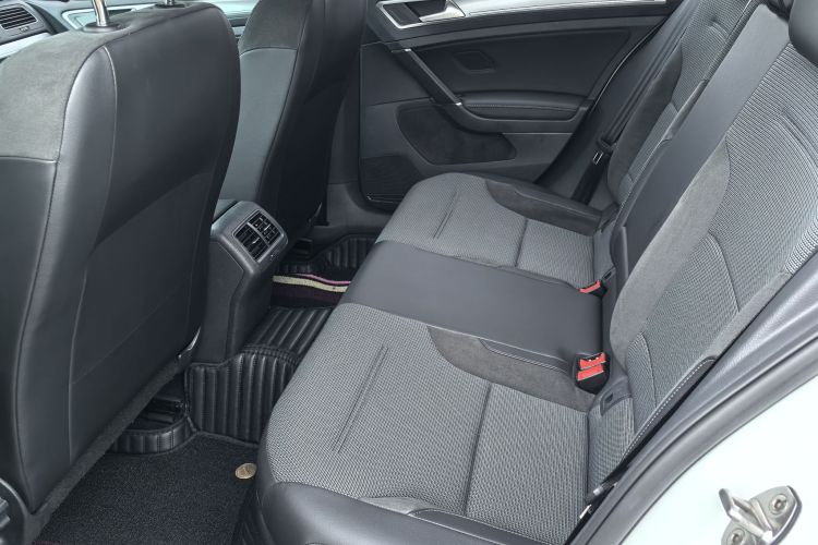 Volkswagen Golf 2018 #13 Volkswagen Golf 2018 car image #13