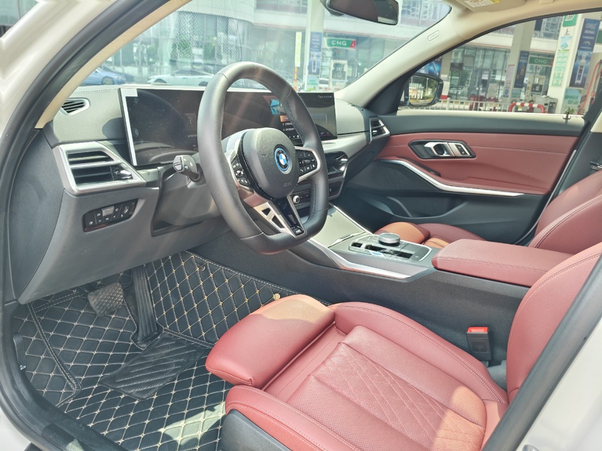 BMW i3 2025 car image #7
