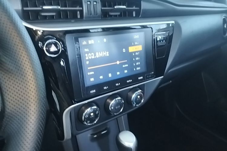 Toyota Corolla 2019 #13 Toyota Corolla 2019 car image #13