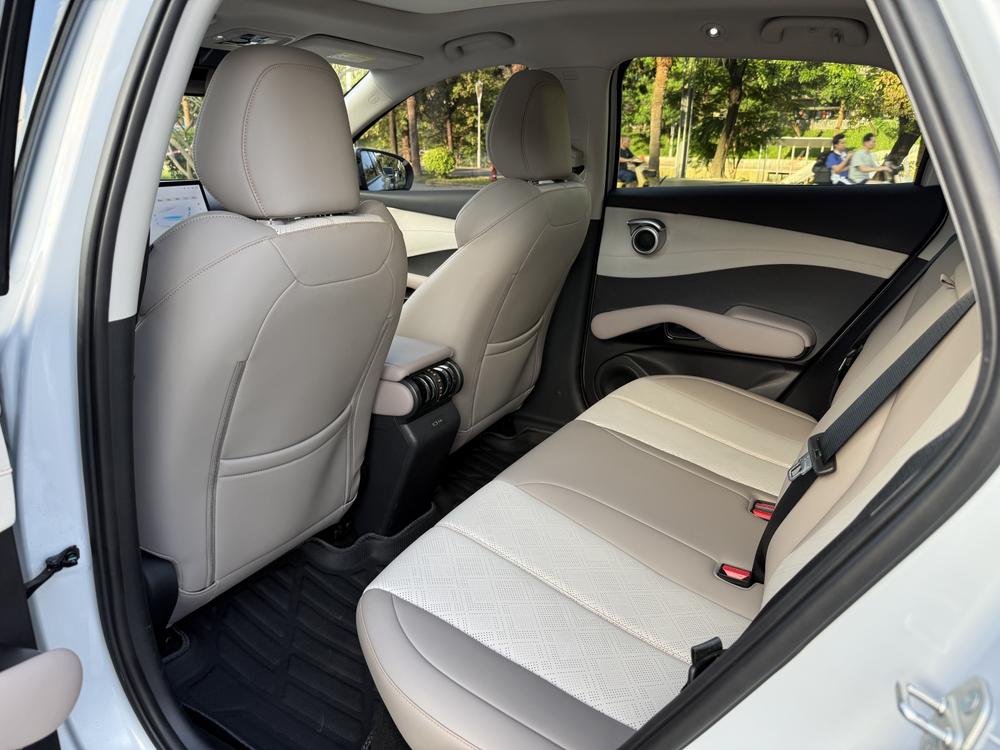 BYD Yuan Plus 2025 immagine di auto #11