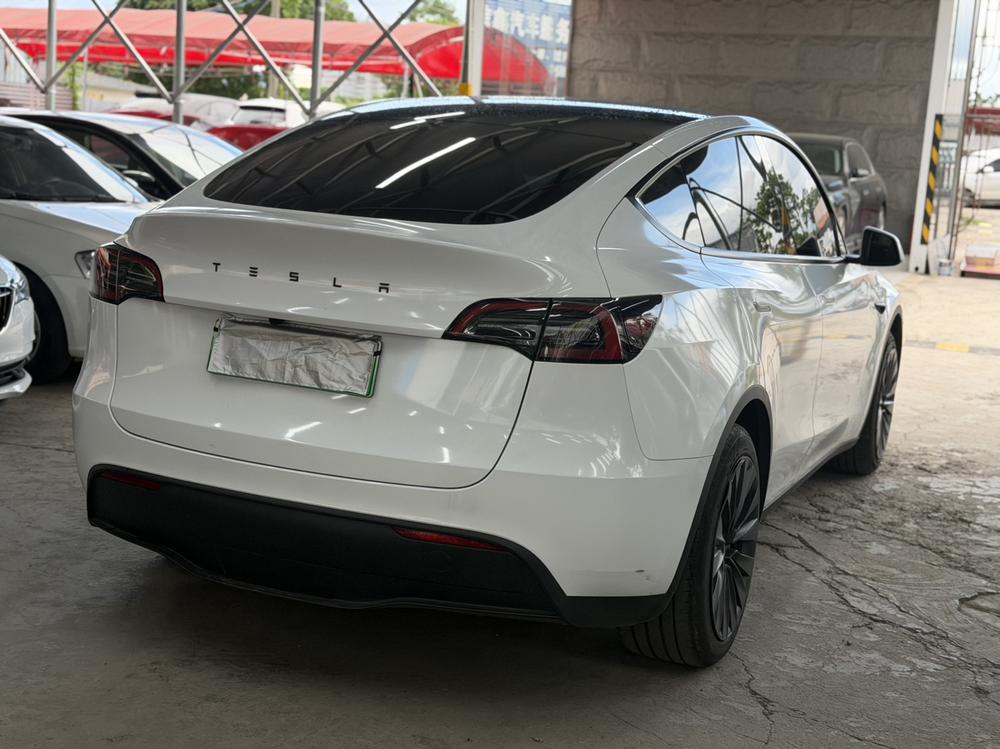 Tesla Model Y 2024 car image #6