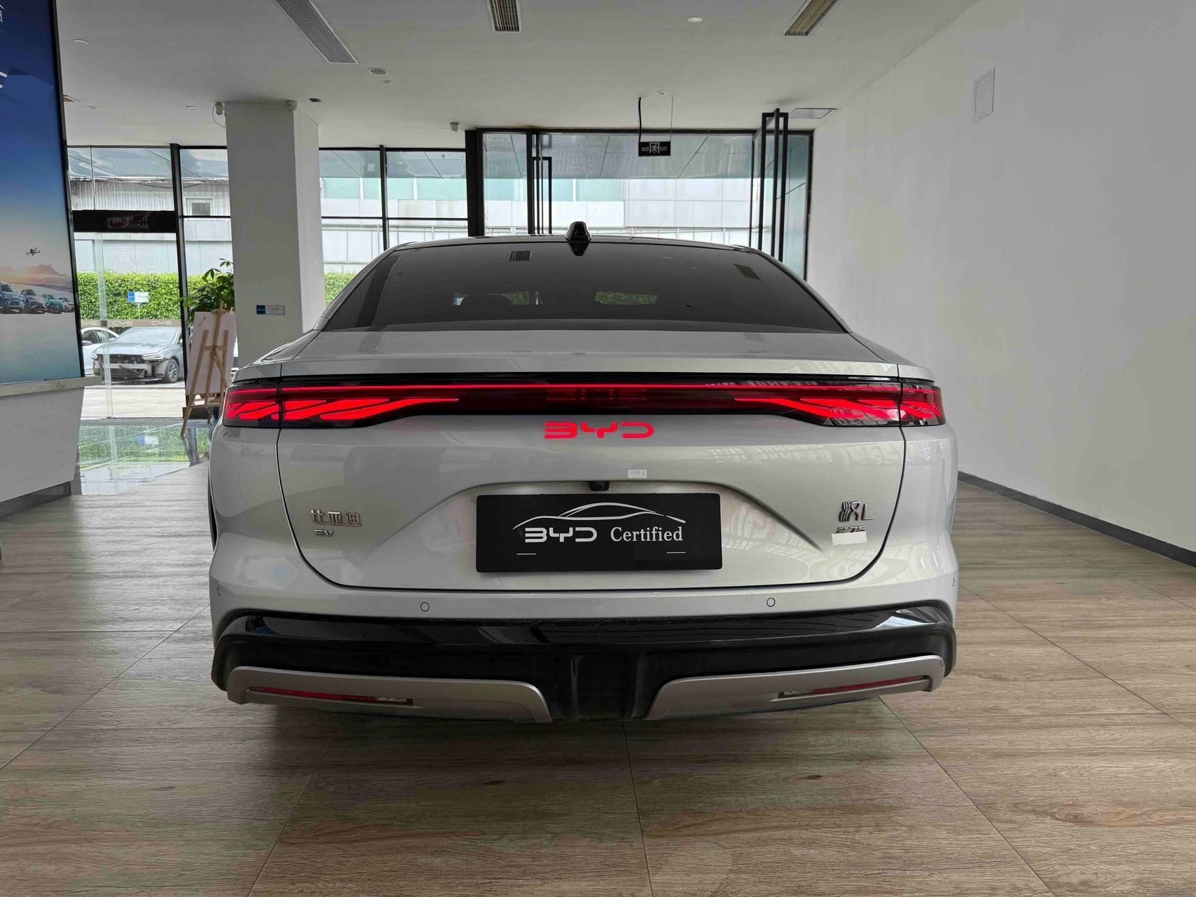 BYD HanL 2025 car image #8