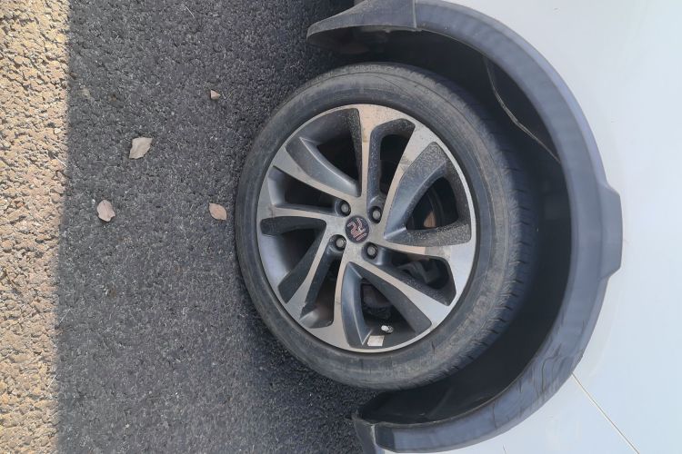 BYD Yuan 2016 car image #6