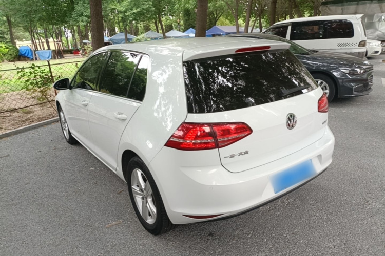 Volkswagen Golf 2016 car image #5