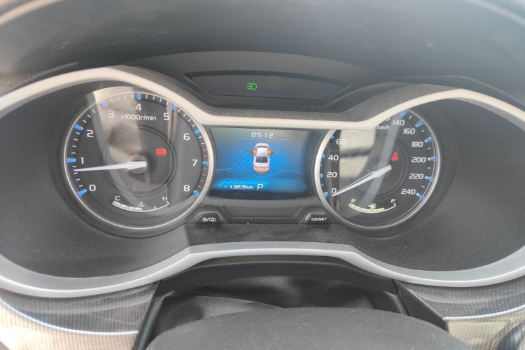 GEELY Emgrand 2017 car image #16