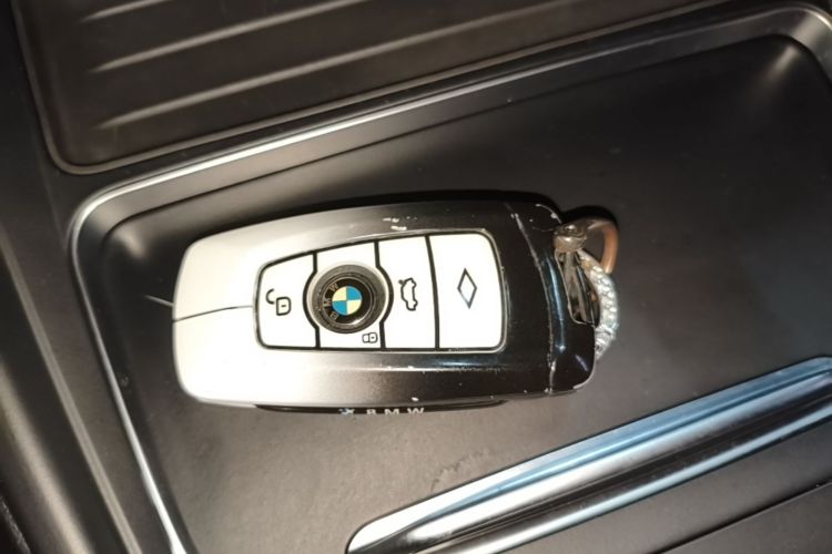 BMW 3 Series GT 2019 car image #9