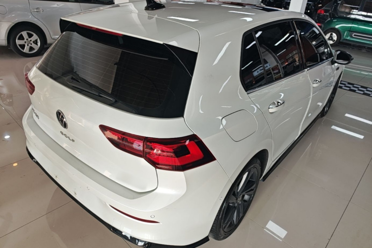 Volkswagen Golf 2022 car image #7