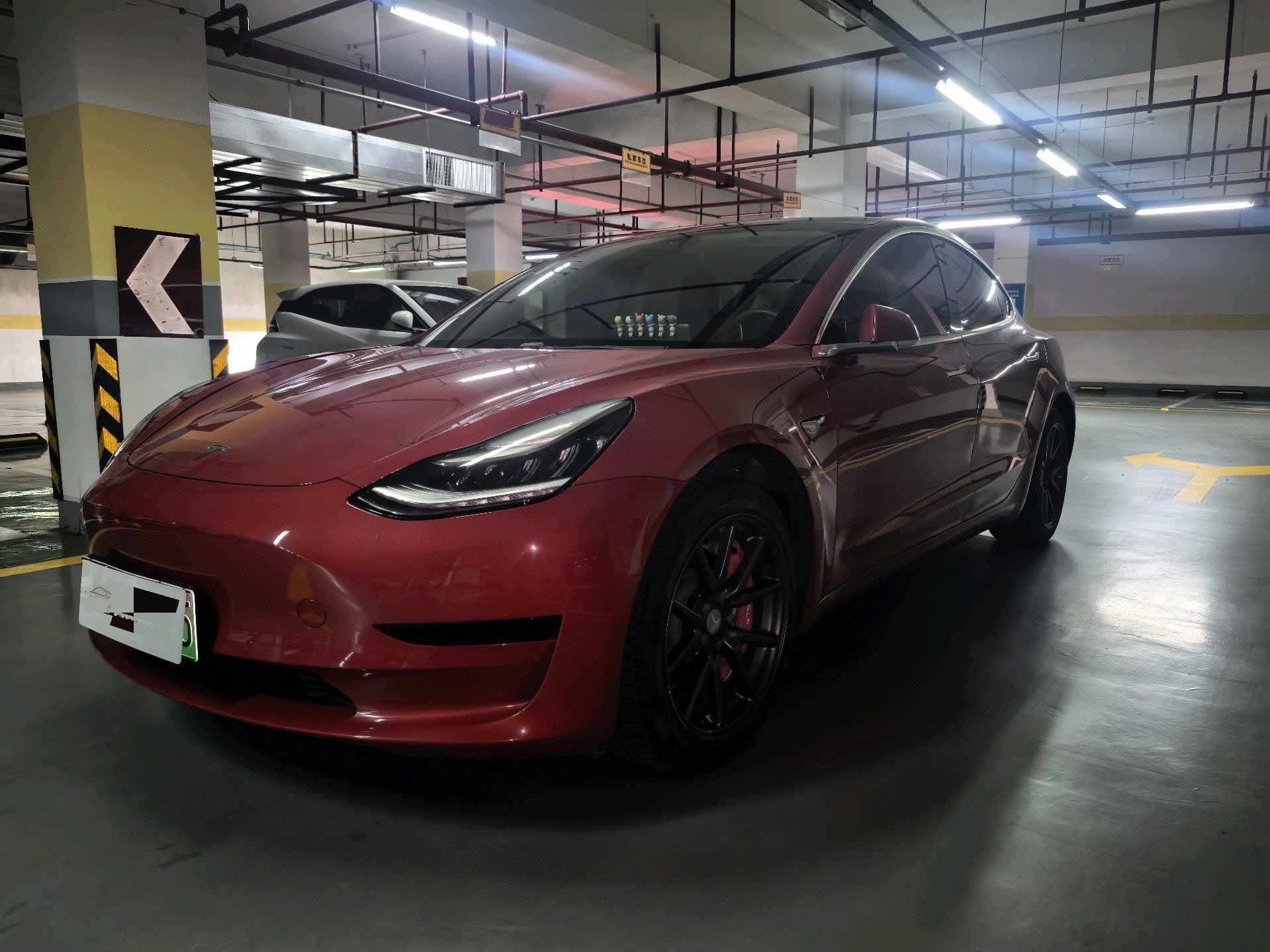 Tesla Model 3 2020 immagine di auto 