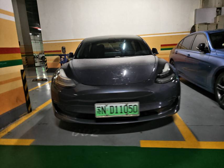 Tesla Model 3 2020 car image #2