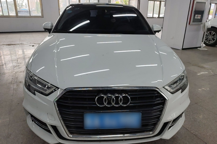 Audi A3 2018 car image #3