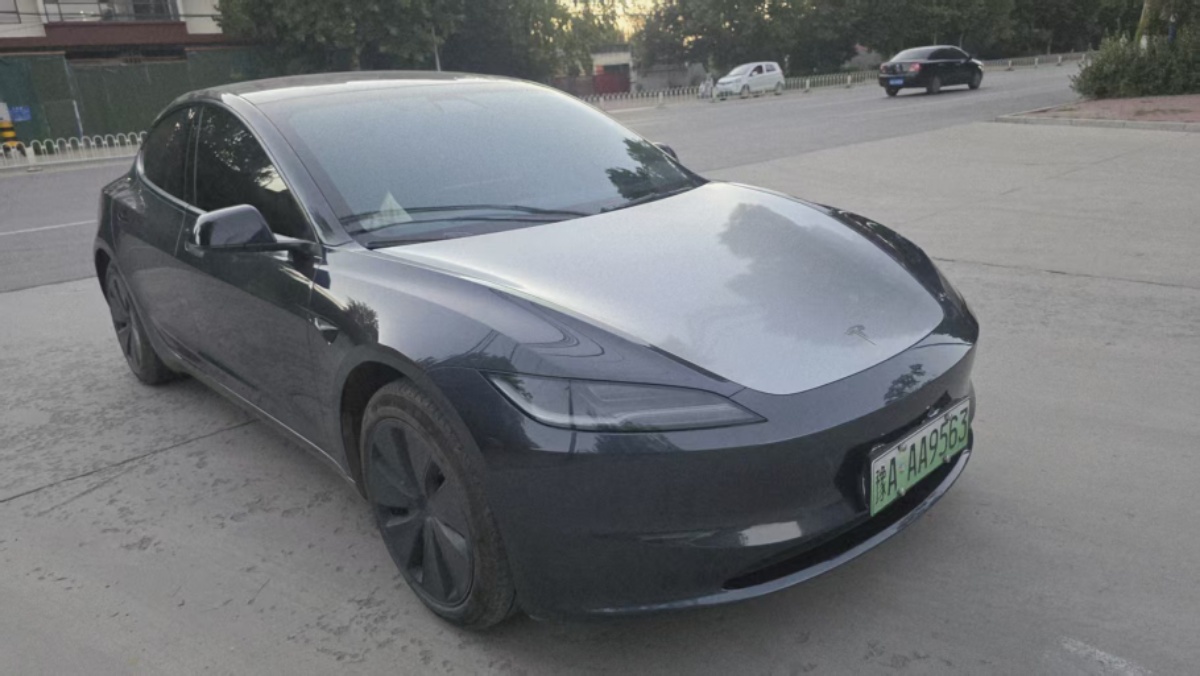 Tesla Model 3 2024 car image #6