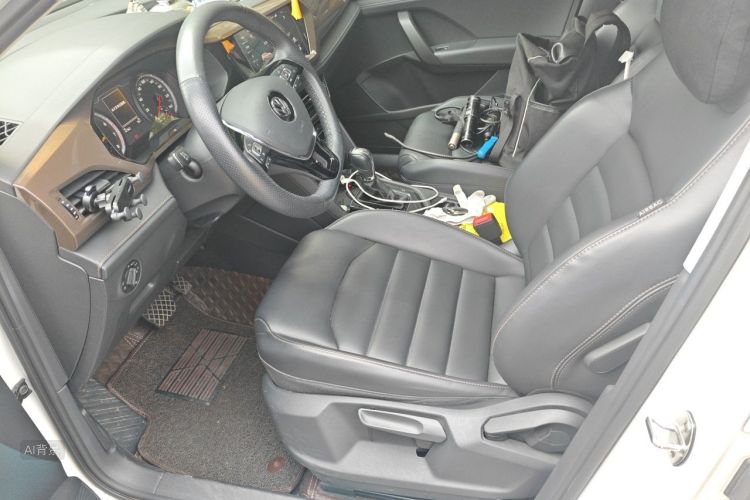 Volkswagen Tharu 2020 car image #17