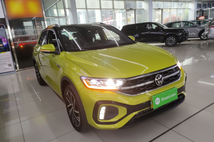 Volkswagen T-Roc 2023 car image #6