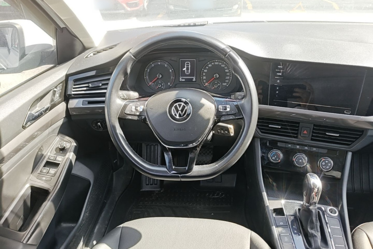 Volkswagen Bora 2021 car image #12