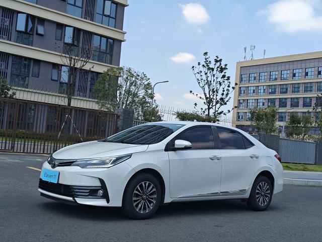 Toyota Corolla 2018 immagine di auto #10