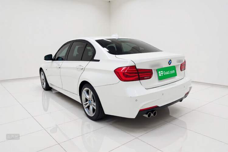 BMW 3 Series 2019 car image #5