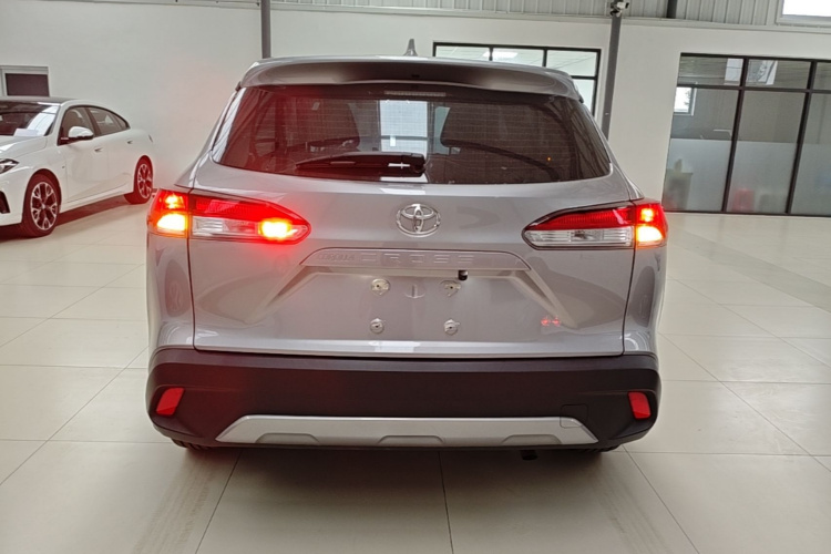 Toyota Corolla Cross 2024 immagine di auto #6