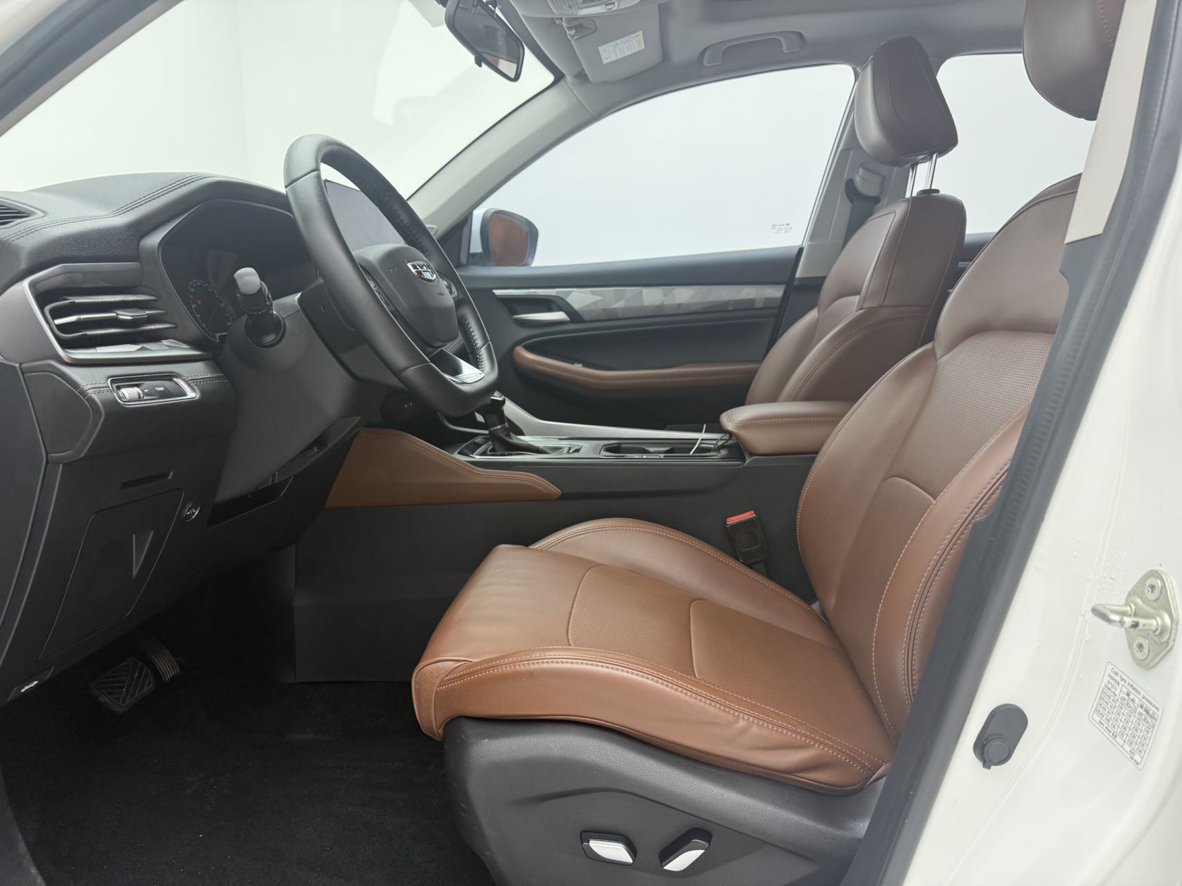 GEELY Vision X6 2023 car image #14