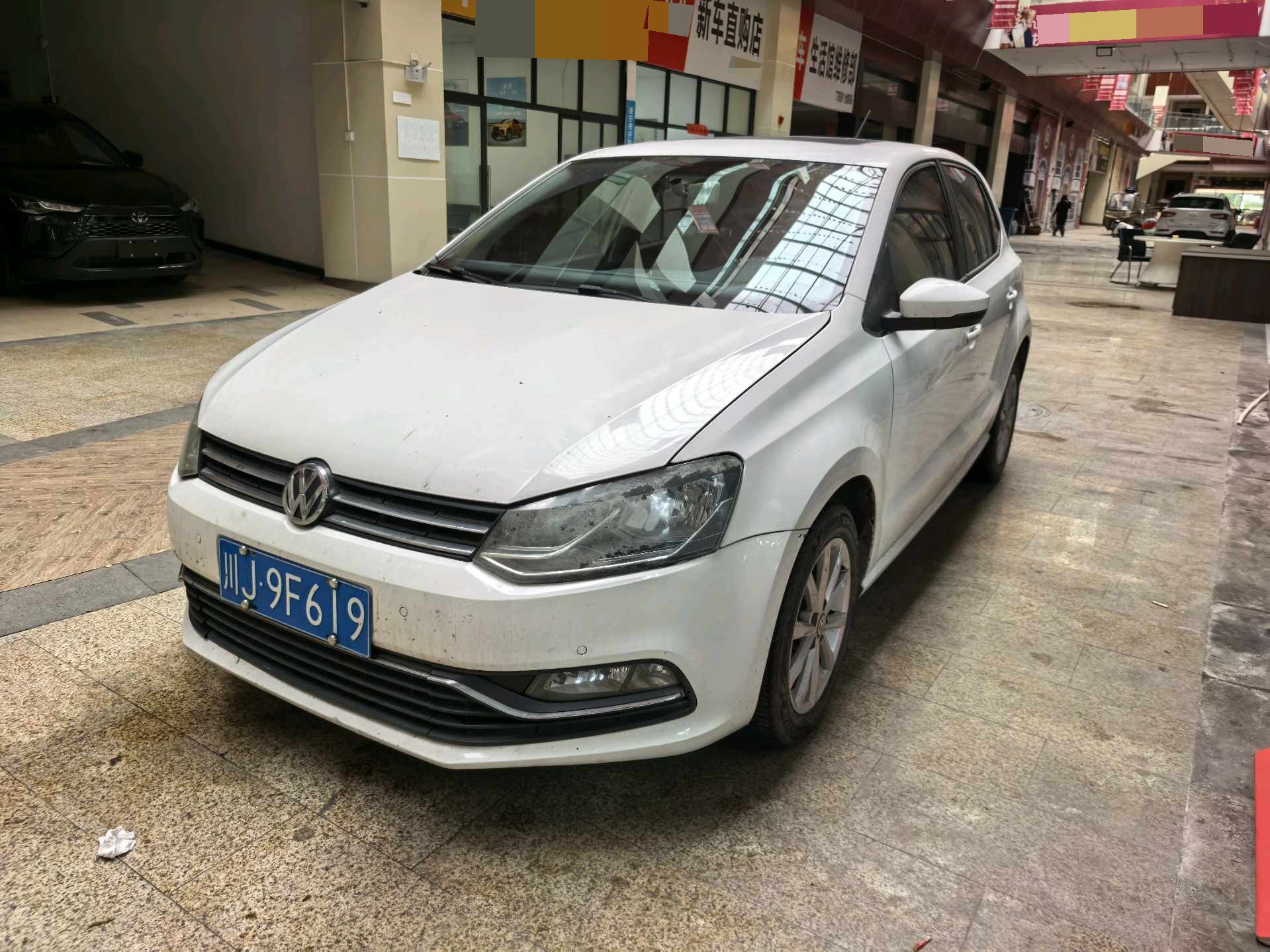 Volkswagen Polo 2015 Volkswagen Polo 2015 car image
