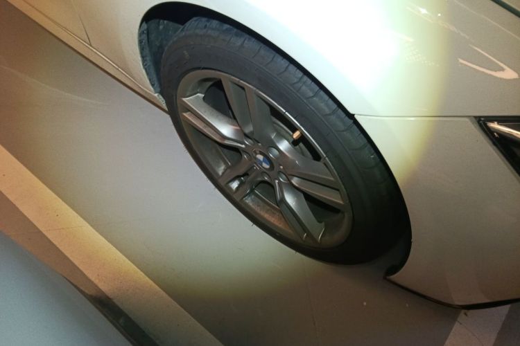 BMW 3 Series 2019 car image #9
