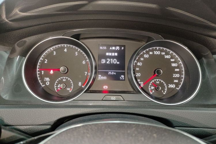 Volkswagen Golf 2020 car image #12