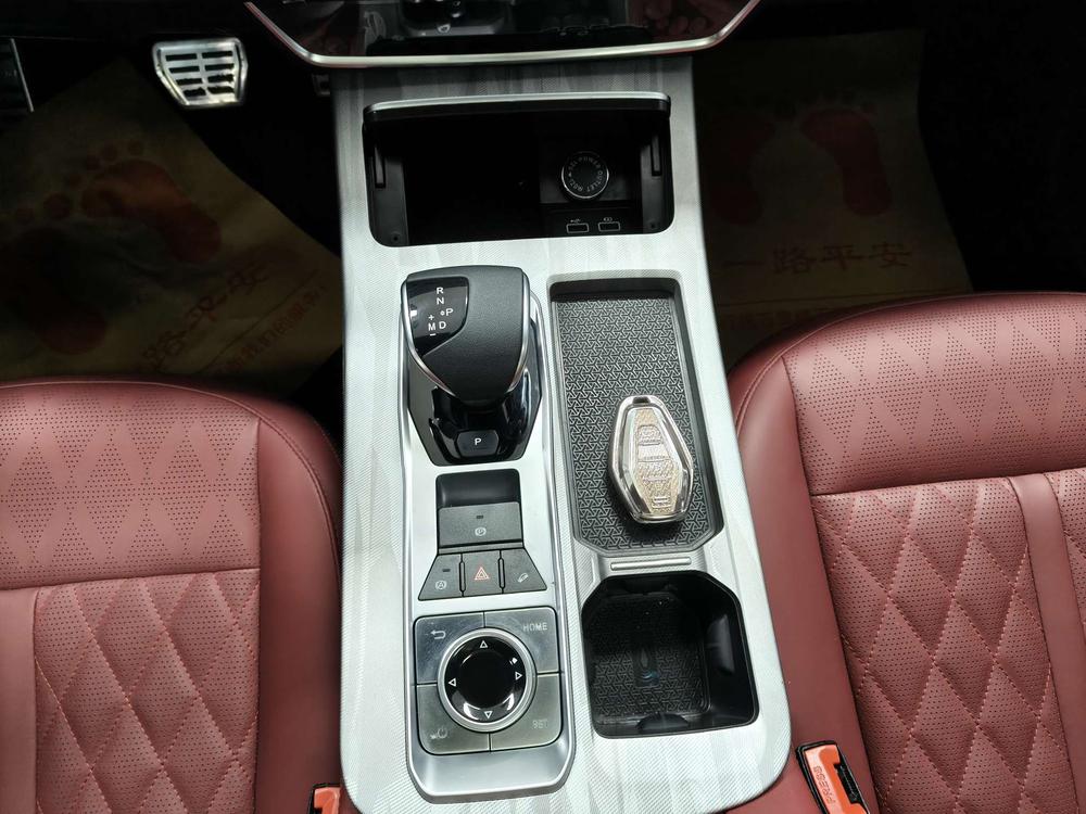 Jetour X70 PLUS 2024 #14 Jetour X70 PLUS 2024 car image #14