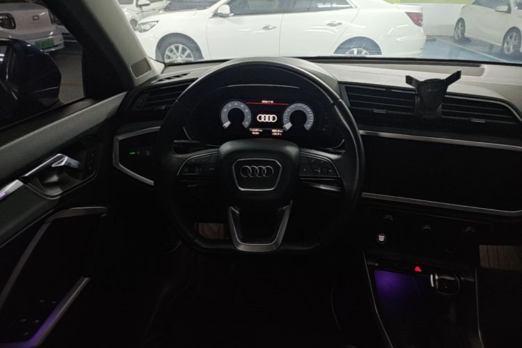 Audi Q3 2019 #11 Audi Q3 2019 car image #11
