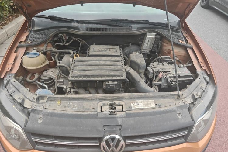 Volkswagen Polo 2015 car image #22
