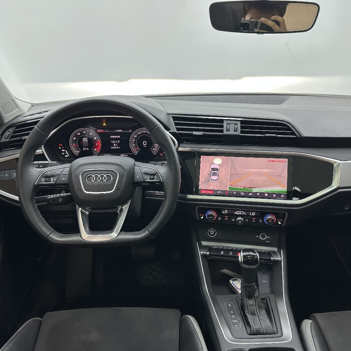 Audi Q3 2022 car image #9
